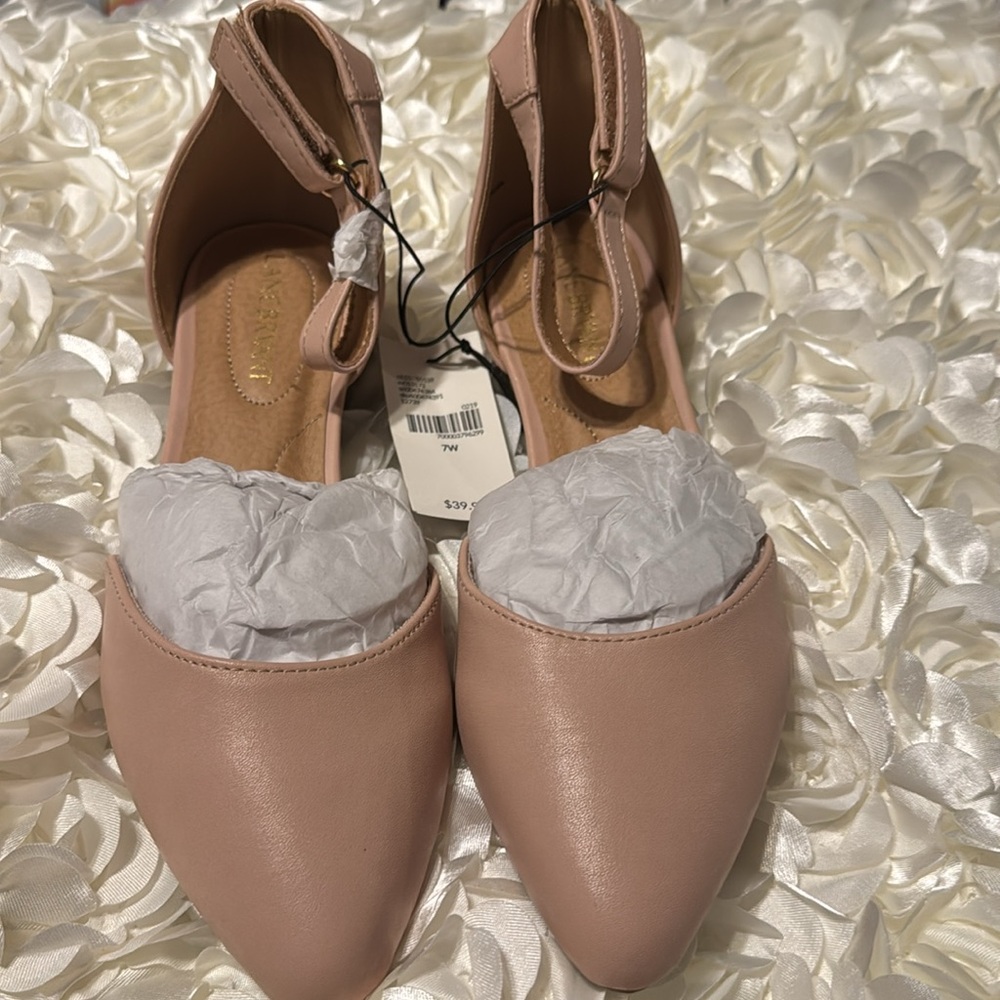 Sping in warm weather with these cute 1/2 inch shoes with ankle wrap.